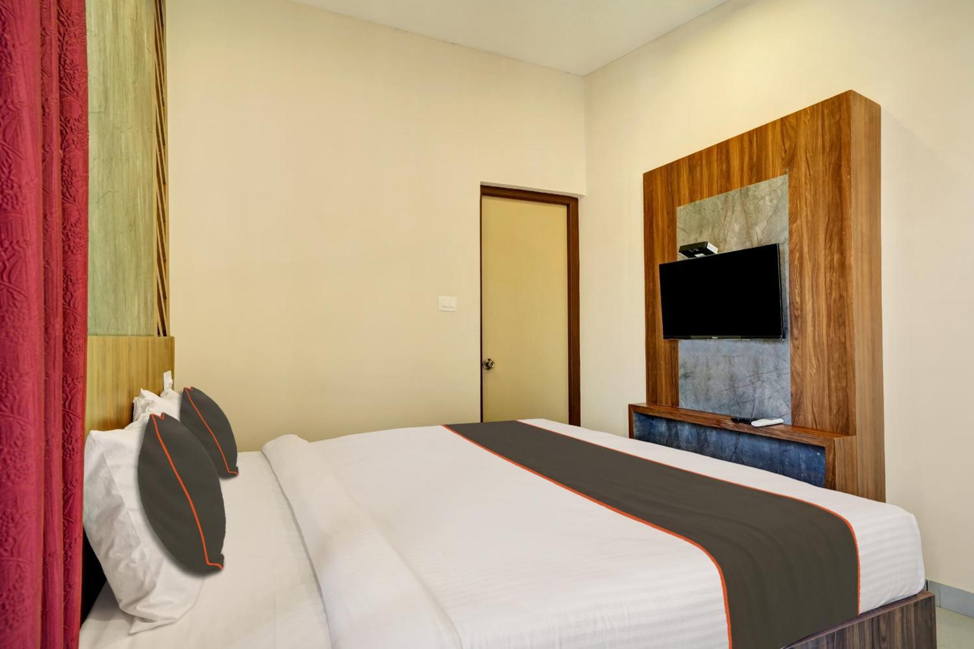 Gypsy Hotel Cusat Kochi Ngoại thất bức ảnh