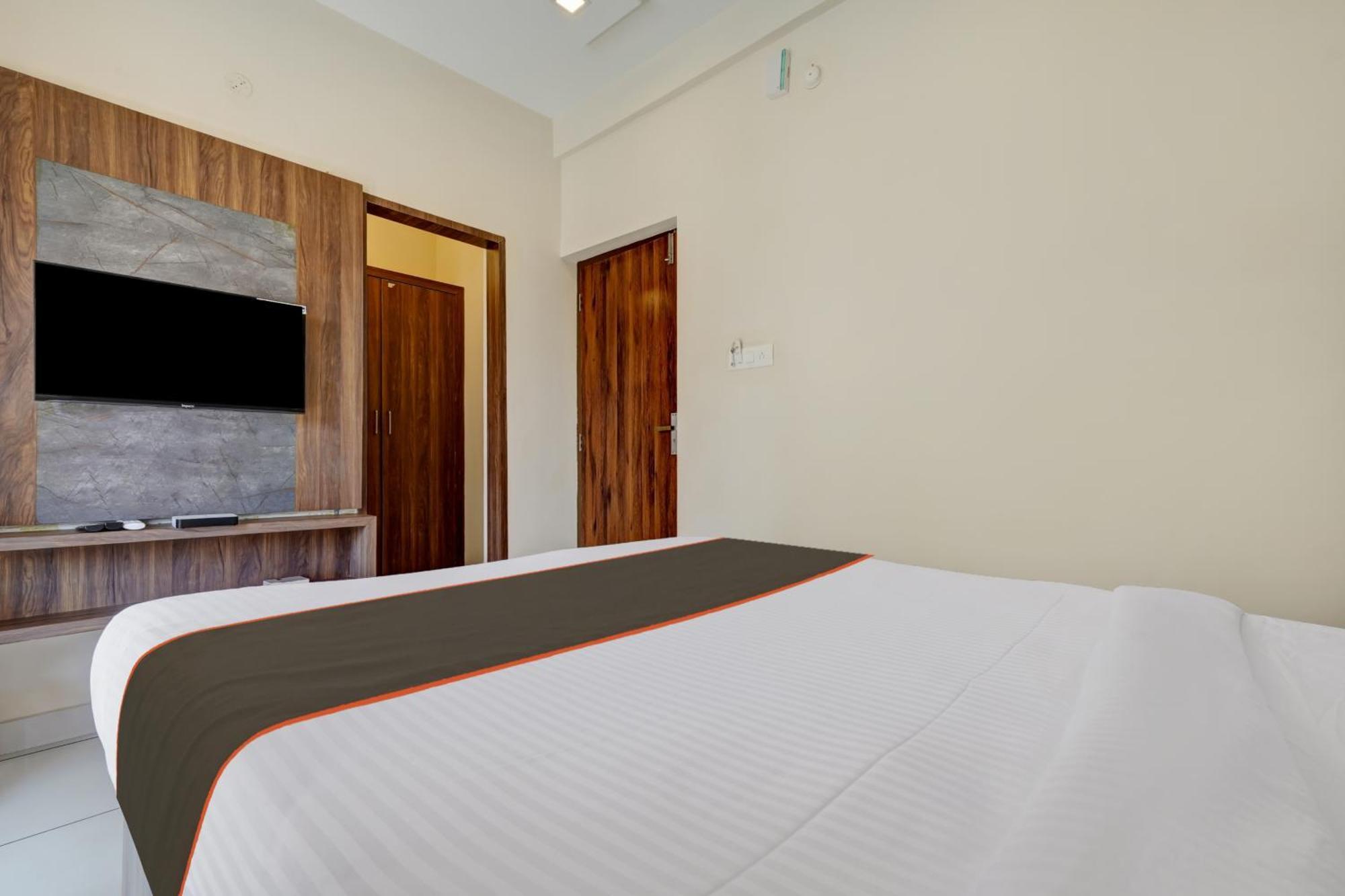 Gypsy Hotel Cusat Kochi Ngoại thất bức ảnh
