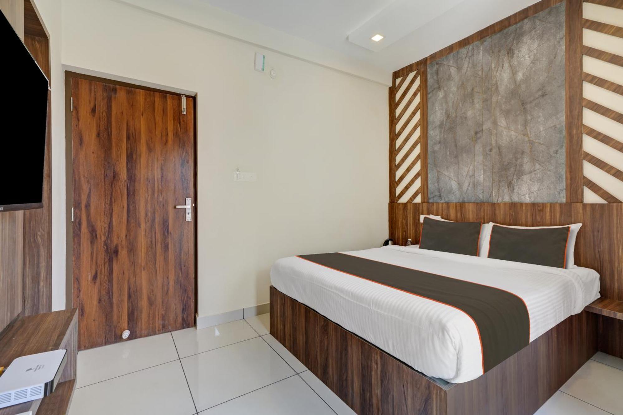 Gypsy Hotel Cusat Kochi Ngoại thất bức ảnh