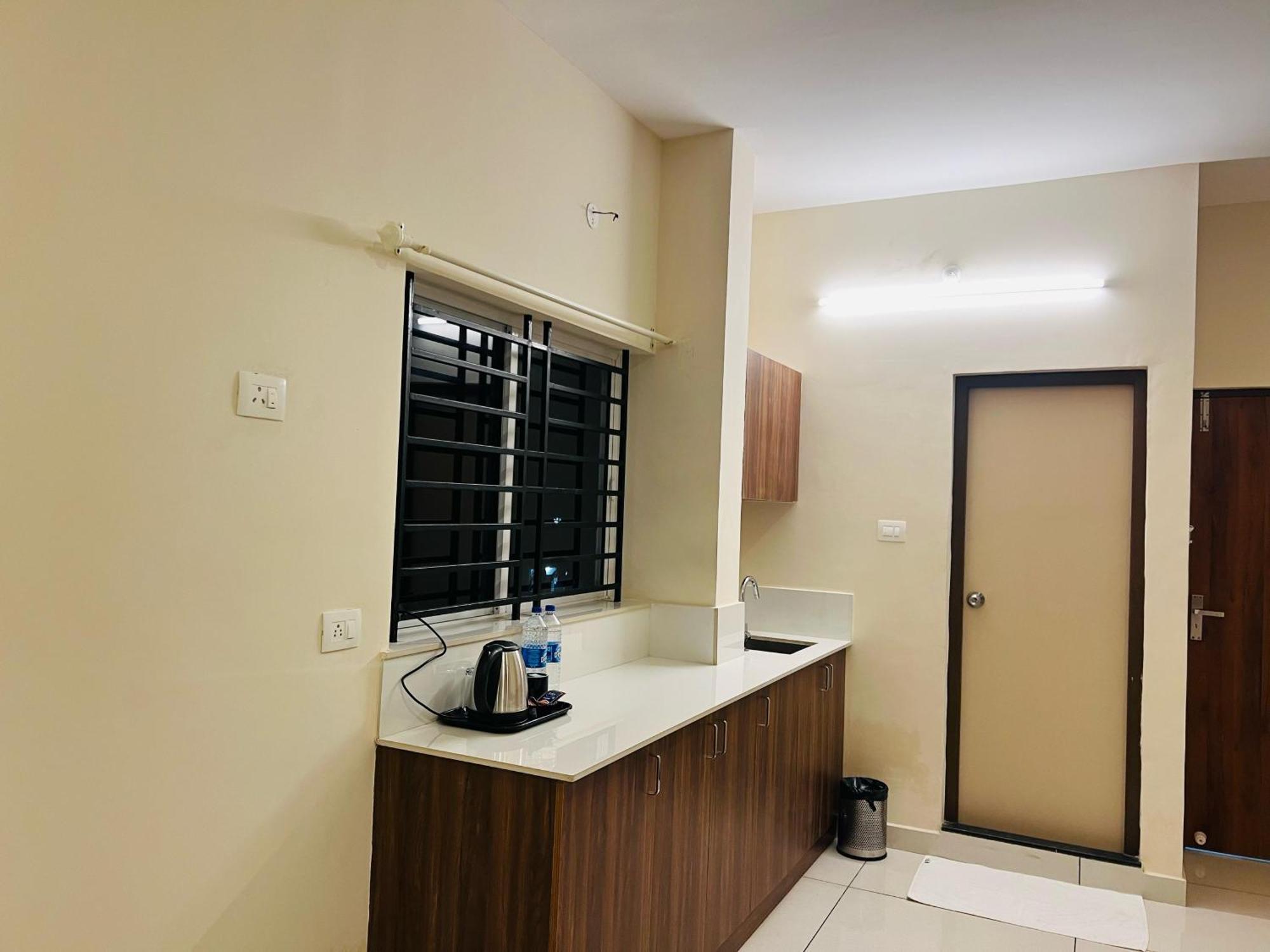Gypsy Hotel Cusat Kochi Ngoại thất bức ảnh