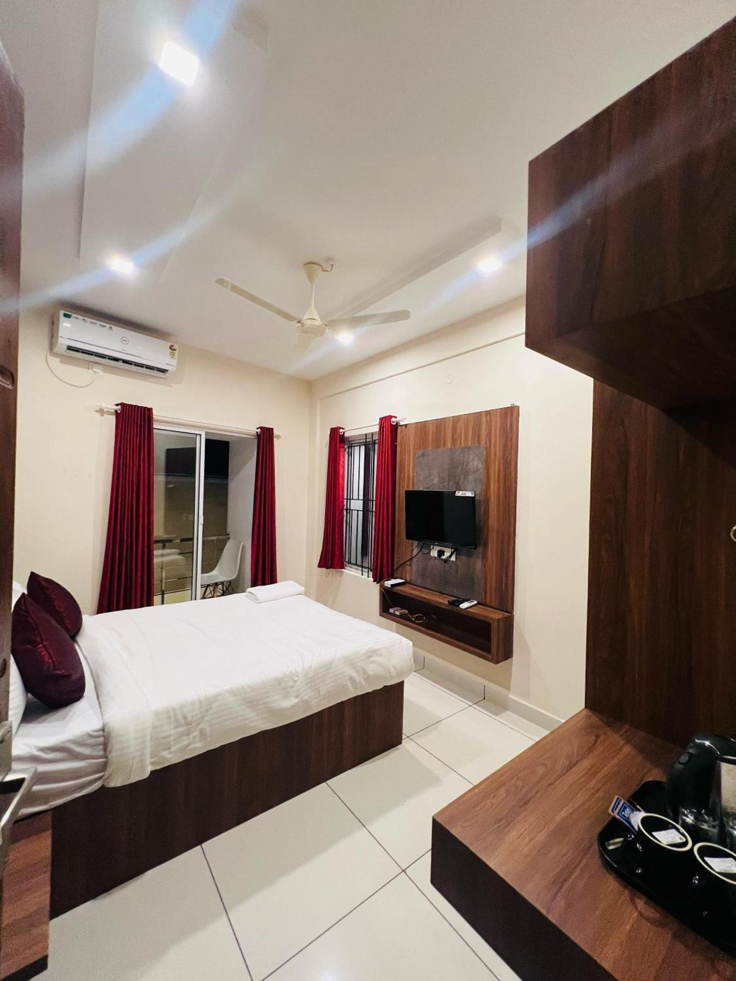 Gypsy Hotel Cusat Kochi Ngoại thất bức ảnh