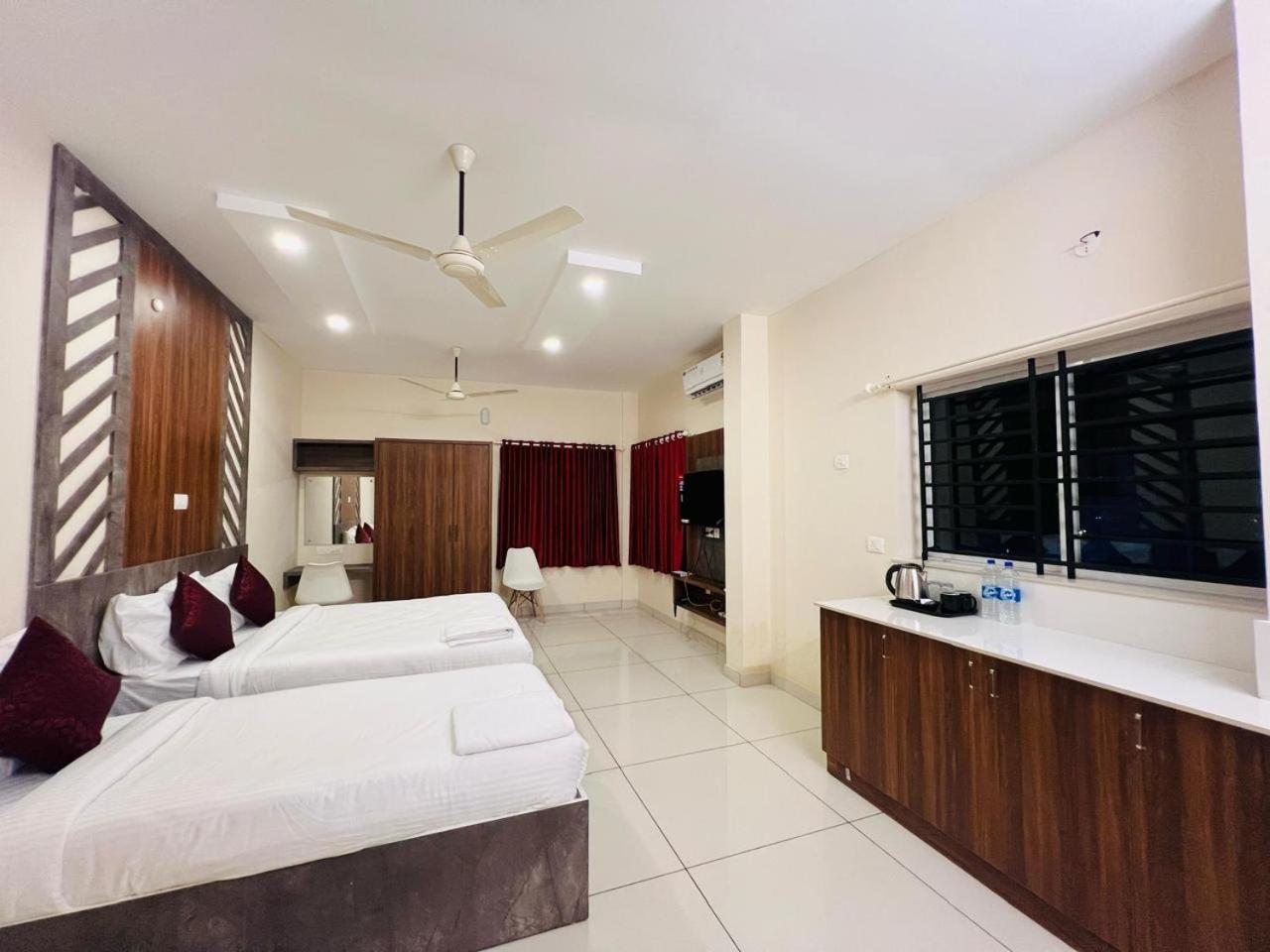 Gypsy Hotel Cusat Kochi Ngoại thất bức ảnh