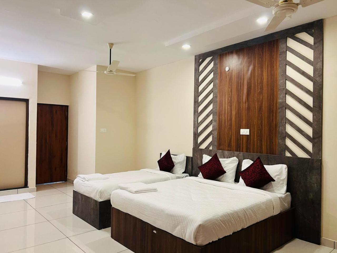 Gypsy Hotel Cusat Kochi Ngoại thất bức ảnh